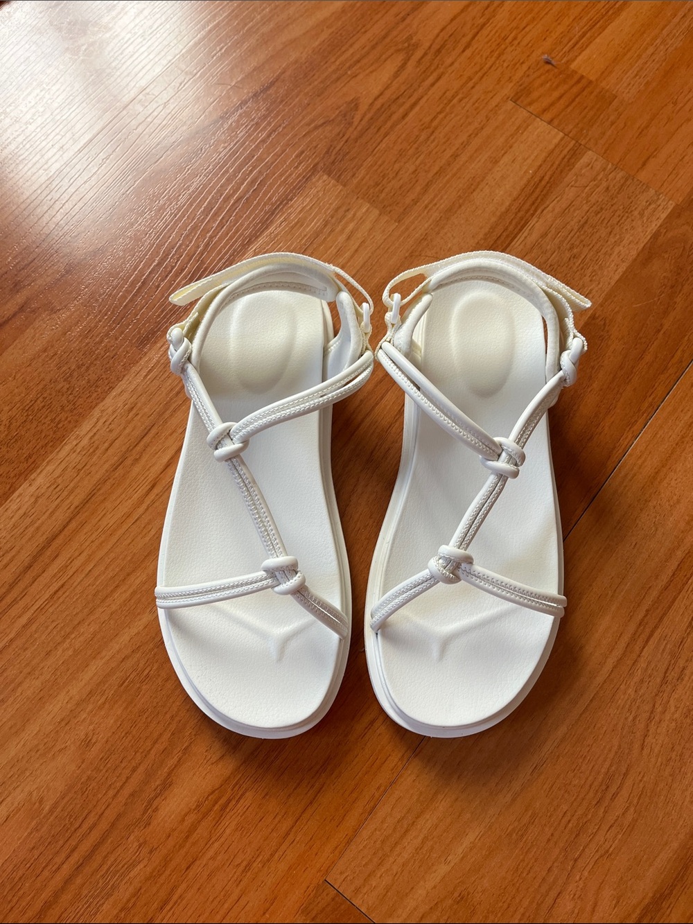 Uniqlo White Rope Sandals for Women